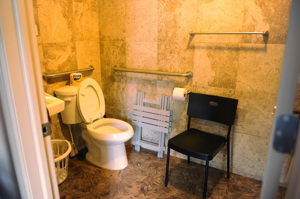 Camelot Inn At Honeyville חדר תמונה